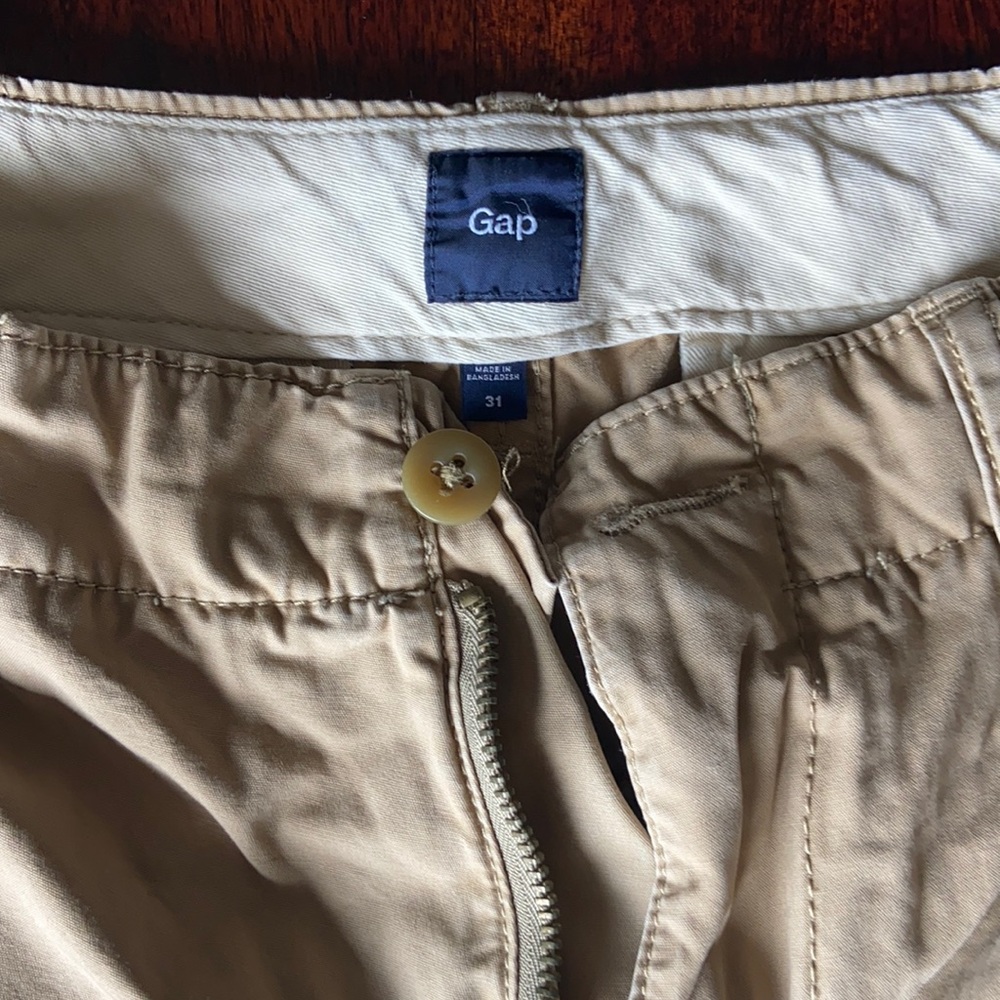 Gap Men’s cargo shorts